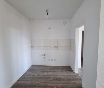 Schöne 2 Zimmer Wohnung mit Balkon und Aufzug! Termin vereinbaren u... - Photo 1