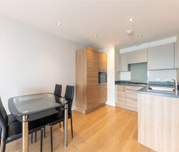 2 bedroom Flat in Queensmead, Farnborough - Photo 5