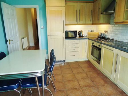 2 bedroom apartment to rent - Photo 5