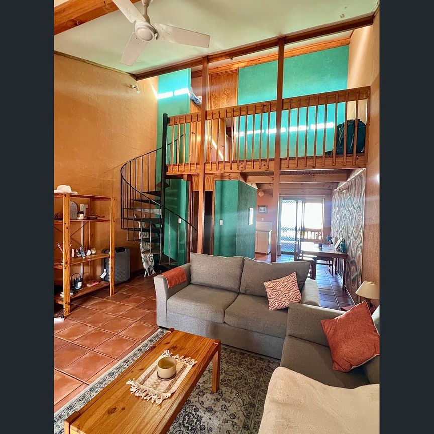 A fully furnished, equipped property opposite Cottesloe Beach + access to a swimming pool - - Photo 1