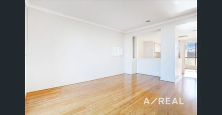 Stunning Family Home in the Heart of Point Cook - Photo 2