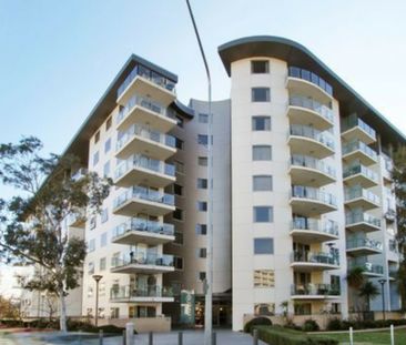 Want to Live with Style and Convenience! - Furnishing Optional - Photo 4