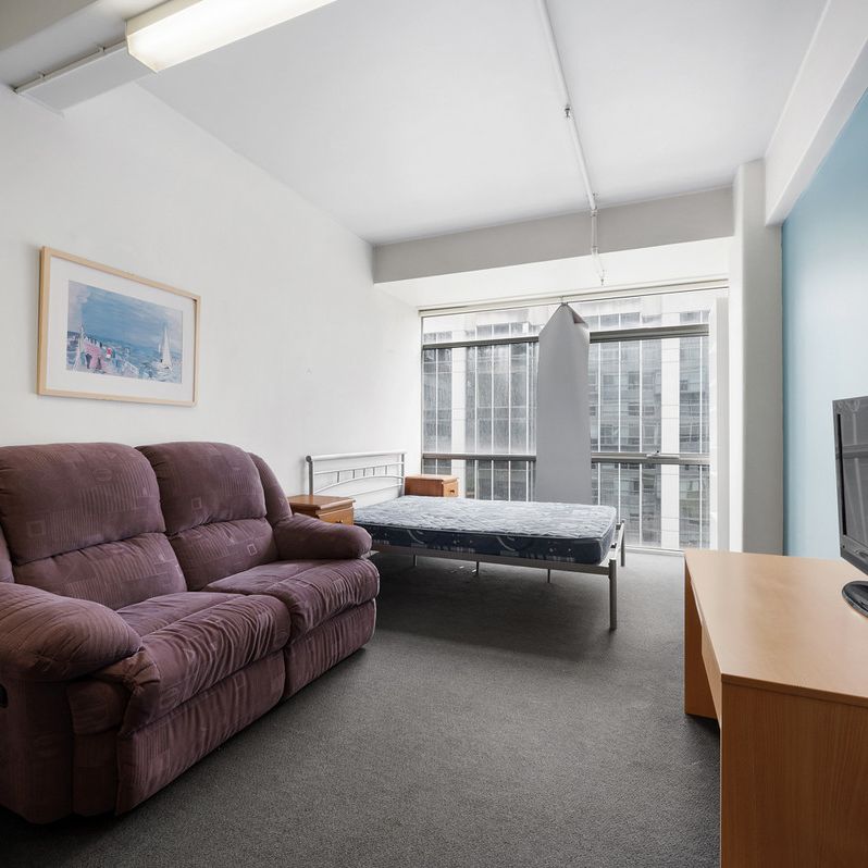 Bright, Spacious and Ready to Occupy! - Photo 1