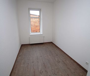 5-Zimmer-Wohnung mit Laminat, Wanne+Dusche - Photo 1