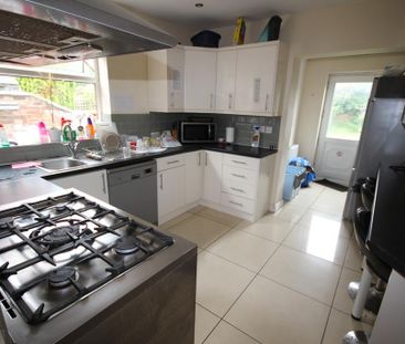 1 bedroom in a house share to rent - Photo 4