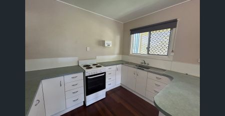 ENJOY THE NATURAL LIGHT, FUNCTIONAL LAYOUT AND HIGH SET HOME THAT IS AVIALABLE FOR RENT NOW! - Photo 4