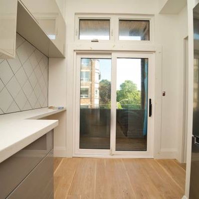 Brand New Spacious 2-Bedroom Apartment in Parkdale Queen West - Photo 4