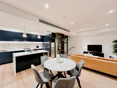 3 bed 2.5 bath - Photo 2