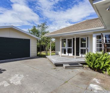 Charming Character Home in St Albans - Photo 2