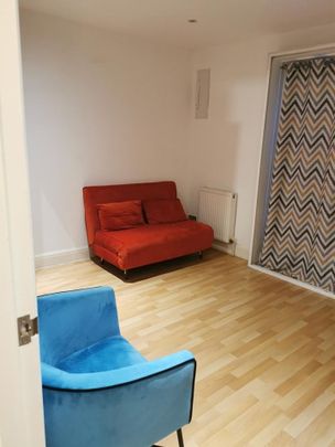 1 Bed Flat, Old Kent Road, SE1 - Photo 1