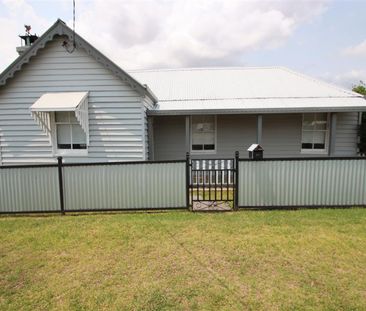 37 Railway Street, 2372, Tenterfield Nsw - Photo 1