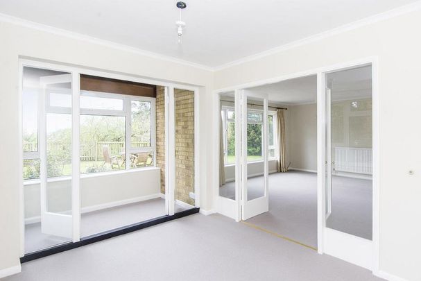 3 bedroom detached bungalow to rent - Photo 1