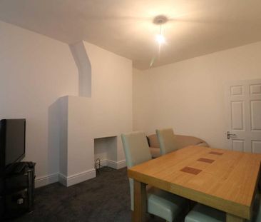 4 bedroom terraced house to rent - Photo 2