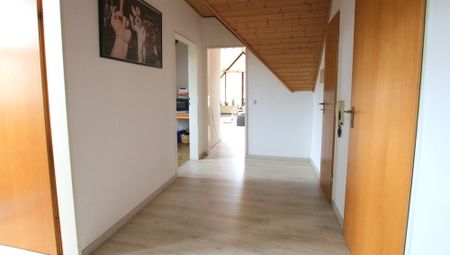 Charmante 2-Zimmer-Dachgeschosswohnung mit Loggia in Bad Zwischenahn - zentrale Wohnlage - Foto 2