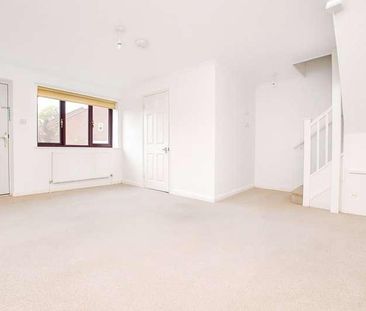 Moore Close, Tongham, Farnham, Surrey, GU10 - Photo 2