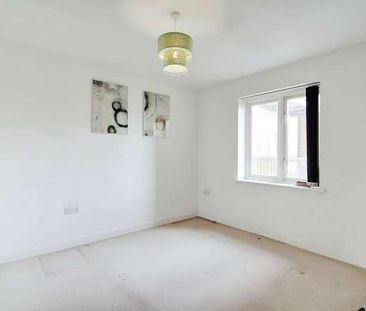 Park Lodge Avenue, West Drayton, UB7 - Photo 4