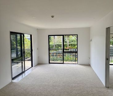 2 Bedroom 2 Bathroom Home - Photo 5