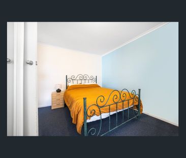 Belmont 1 Bedroom - semi furnished. - Photo 2