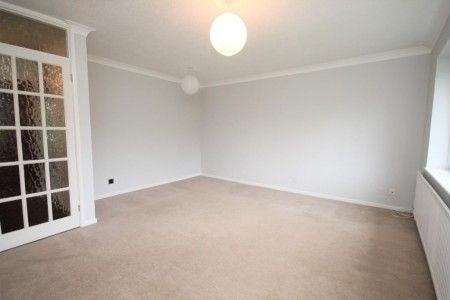 3 bedroom Bungalow To Rent - Photo 5