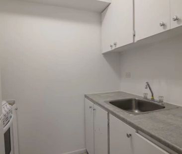 1975 de Maisonneuve — Studio - unit 705 - Photo 4