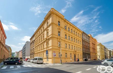 Pronájem podkrovní a krásné bytové jednotky 1+kk, 38,8 m - Photo 2
