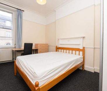 5 bedroom flat to rent - Photo 6