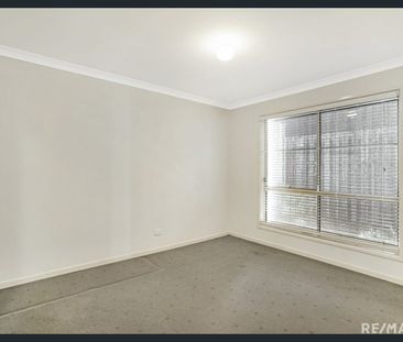 Spacious Family Home in Sought-After Mudgeeraba Location - Photo 5