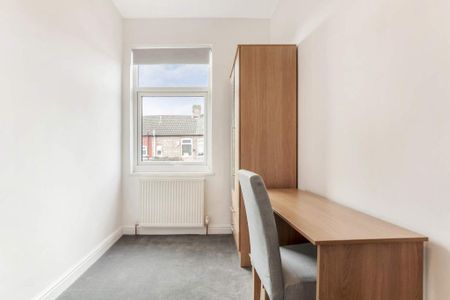 3 bedroom terraced house to rent - Photo 2