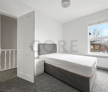 4 bedroom terraced house to rent - Photo 2