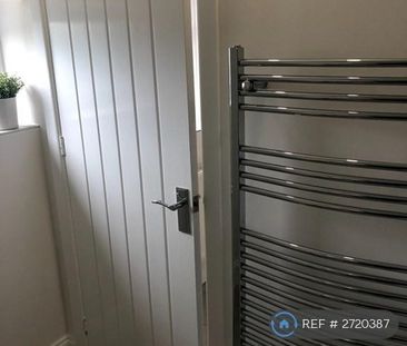 3 bedroom terraced house to rent - Photo 6