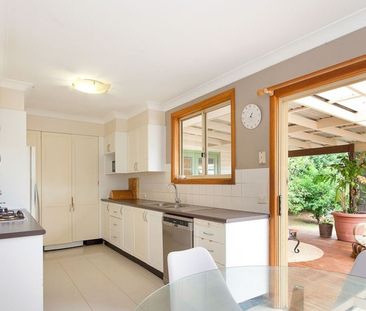 Ideally Positioned in a Quiet, Convenient Setting - Photo 5