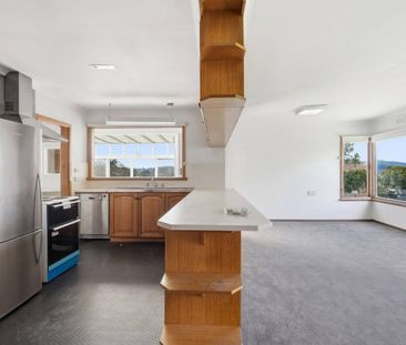 Spacious Family Living - Photo 3