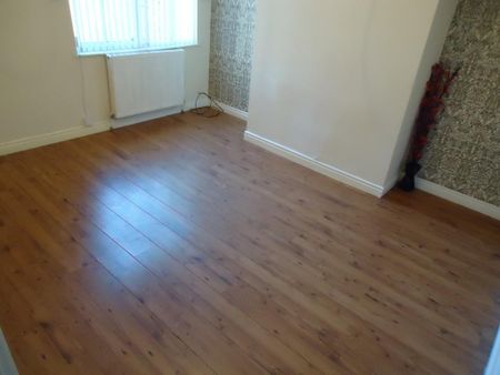 3 bedroom terraced house to rent - Photo 3