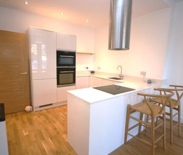 Station Road, 2 Bedroom Unfurnished Modern Apartment, Milngavie – A... - Photo 5