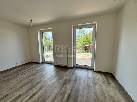 Pronájem bytu 1+kk a garsoniéry 27 m² - Photo 1