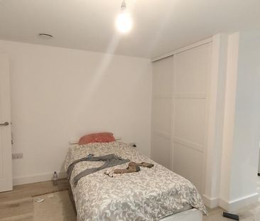 Studio to rent - Photo 3