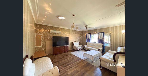 FAMILY HOME MINUTES FROM CAMPBELLTOWN CBD - Photo 1