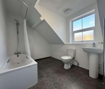 Railway Street, Gillingham, Gillingham, ME7 - Photo 1