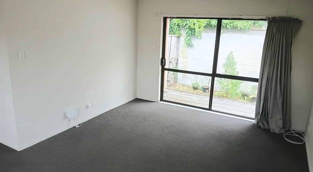 4-bedroom house - Photo 1