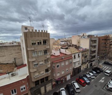Piso de alquiler en Plaza Crevillente - Antiguos Juzgados - El Asilo - Photo 4