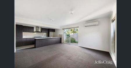 Modern Townhouse in Lake Wendouree - Photo 3