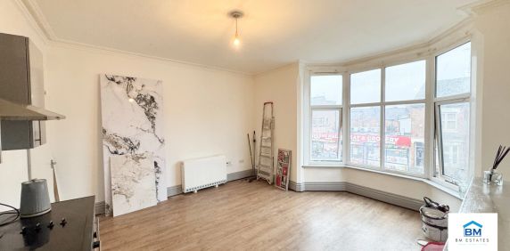 2 Bedroom Flat - Photo 2