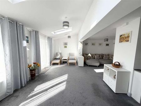 Kings Drive, Thingwall, Wirral, CH61 - Photo 2
