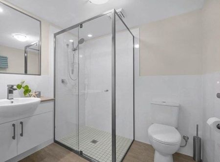 Spacious One Bedroom Apartment! - Photo 5