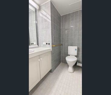 Ocean View 2 Bedroom Apartment - Unfurnished - Photo 6