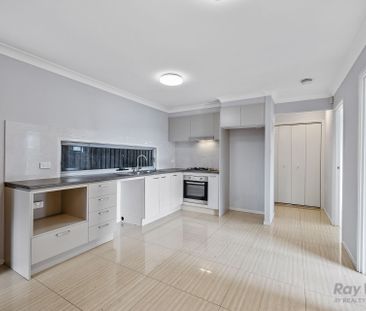 Spacious & Convenient 2 Bedroom Granny Flat - Photo 3