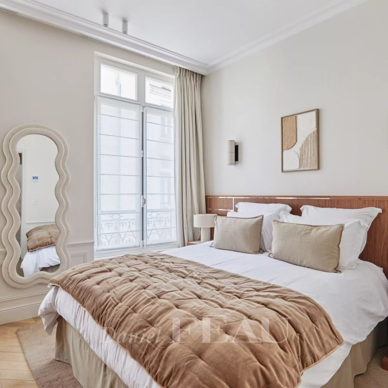 Paris VIIIe - Faubourg Saint-Honoré. - Photo 1