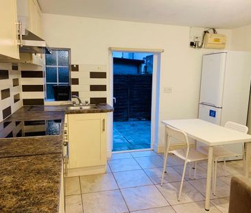 2 bedroom ground floor flat to rent - Photo 6
