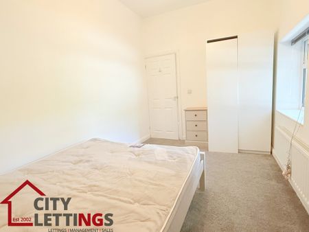 2 Bedroom Apartment - Photo 3