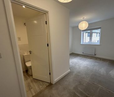 3 bedroom semi-detached house to rent - Photo 6